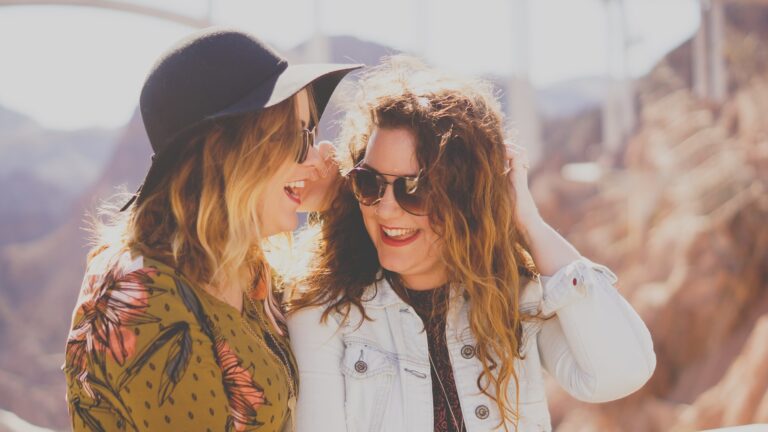 5 Helpful Steps to Create a Great Guest Referral Program 